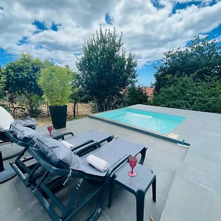 The Farm House.23 * Funchal (Madeira)