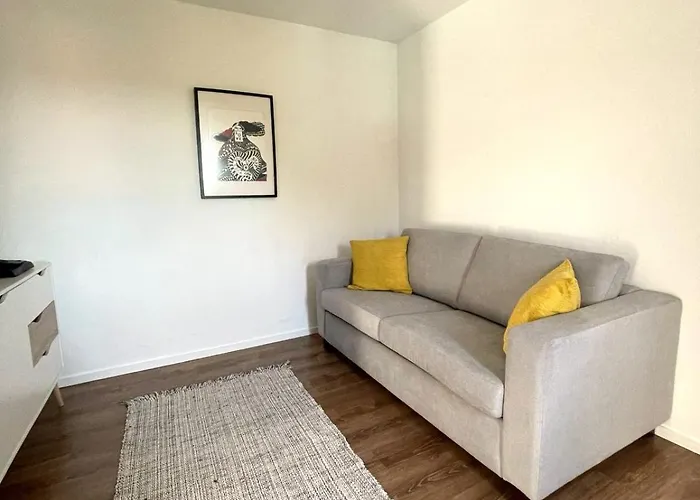 The Farm House.23 * Funchal (Madeira)